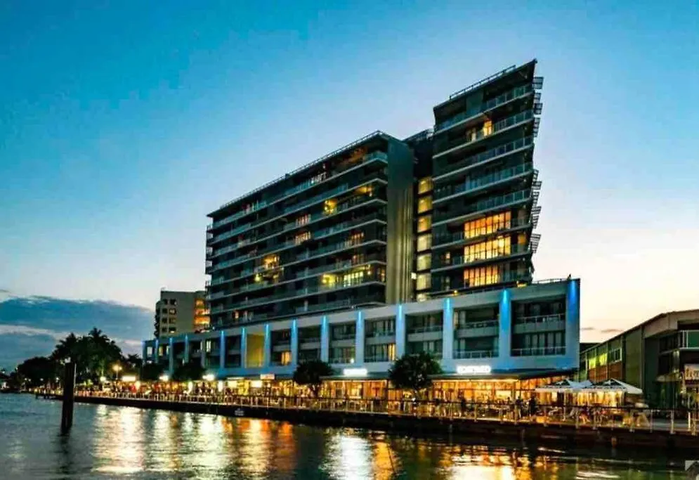 Oasis At Harbour Lights Cairns Apartment