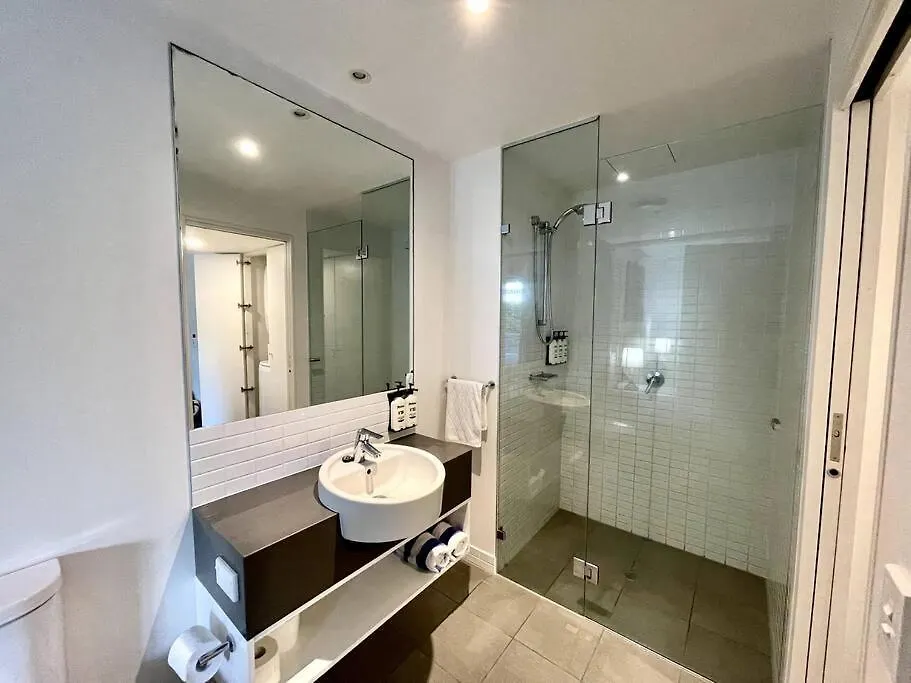 Oasis At Harbour Lights Cairns Apartment Australia