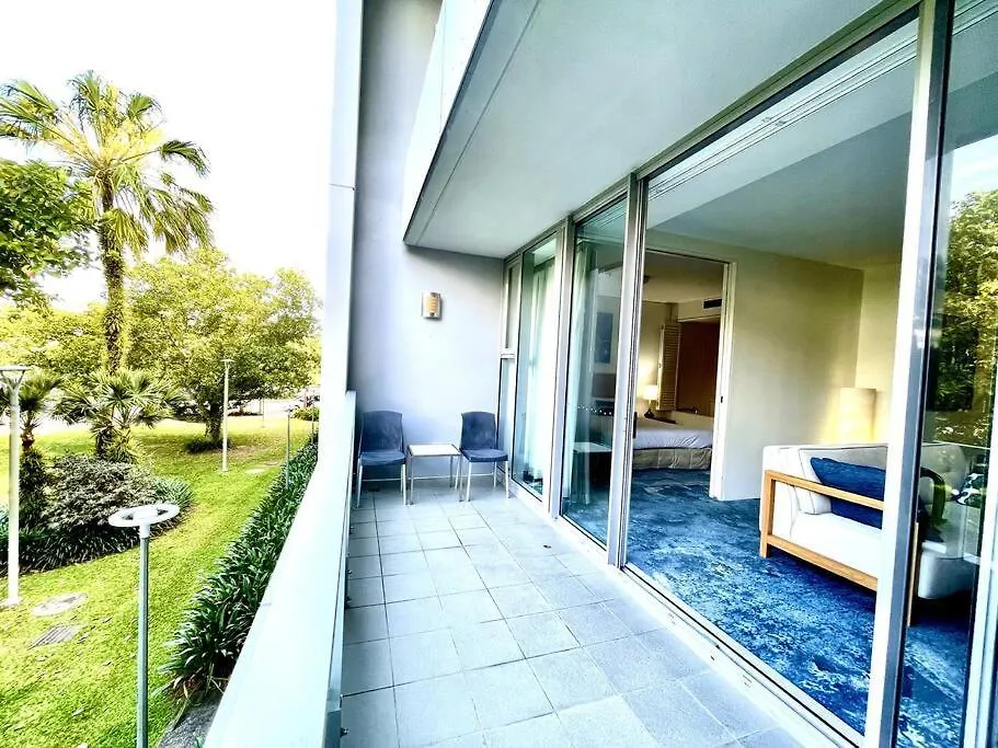 Oasis At Harbour Lights Cairns Apartment