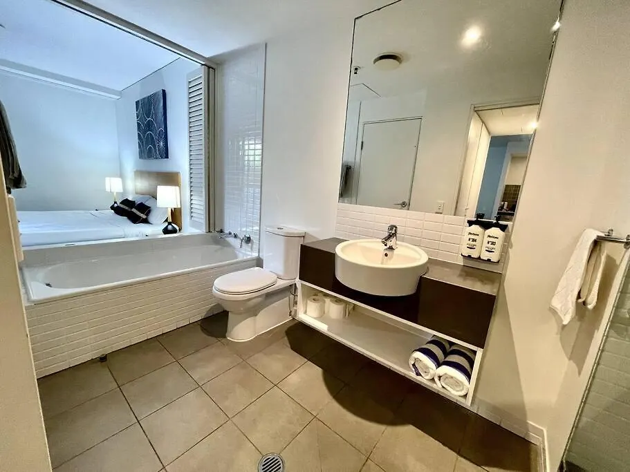 Oasis At Harbour Lights Cairns Apartment