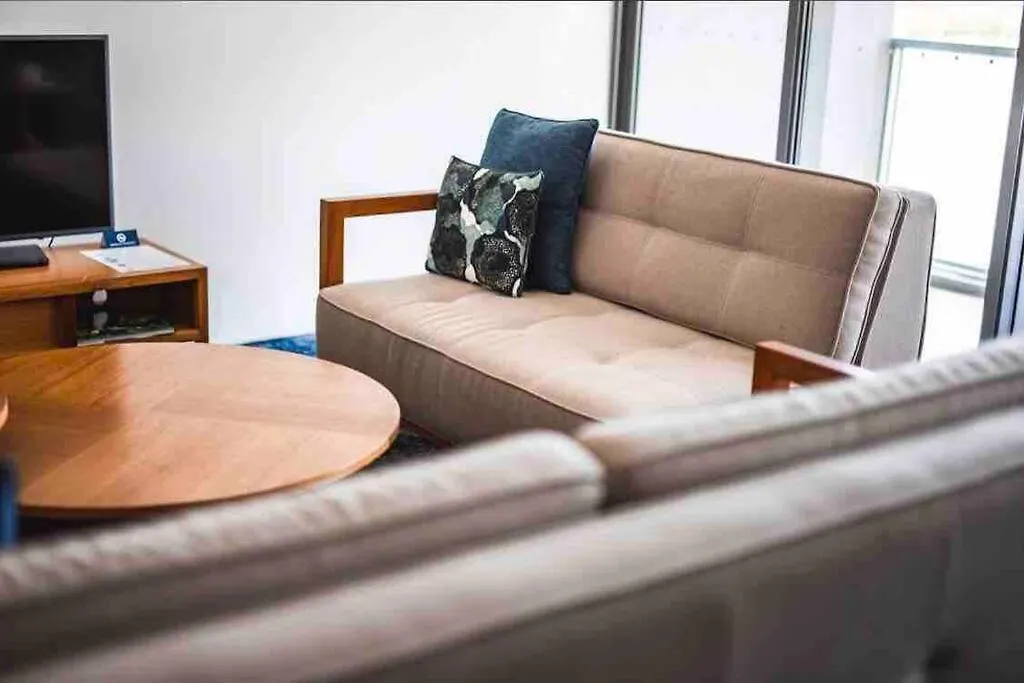 Oasis At Harbour Lights Cairns Apartment
