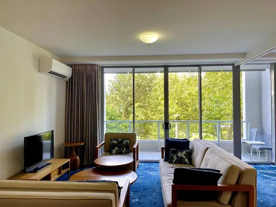 Oasis At Harbour Lights Cairns Apartment
